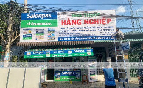 Lắp Đặt Chuỗi Bảng Hiệu Quảng Cáo Tôn Dán Decal Hiệu Thuốc Tây