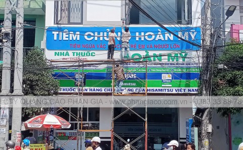 Thi Công Bảng Hiệu Alu Chữ Nổi Tiêm Chủng Tại Long Xuyên